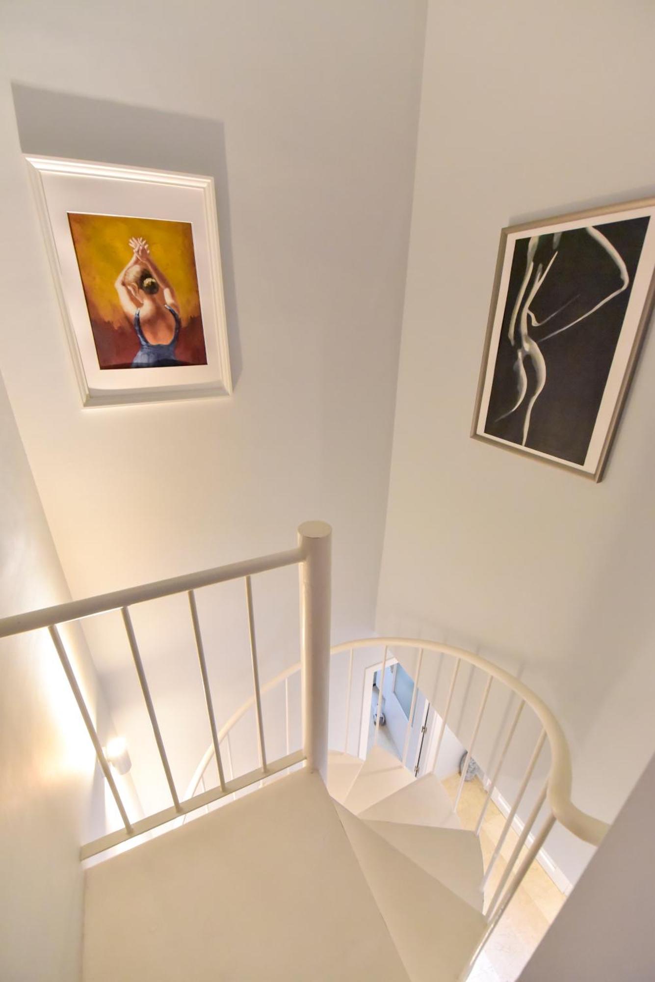 Apartment New! Exclusive Duplex Design - Parking & Pool *
