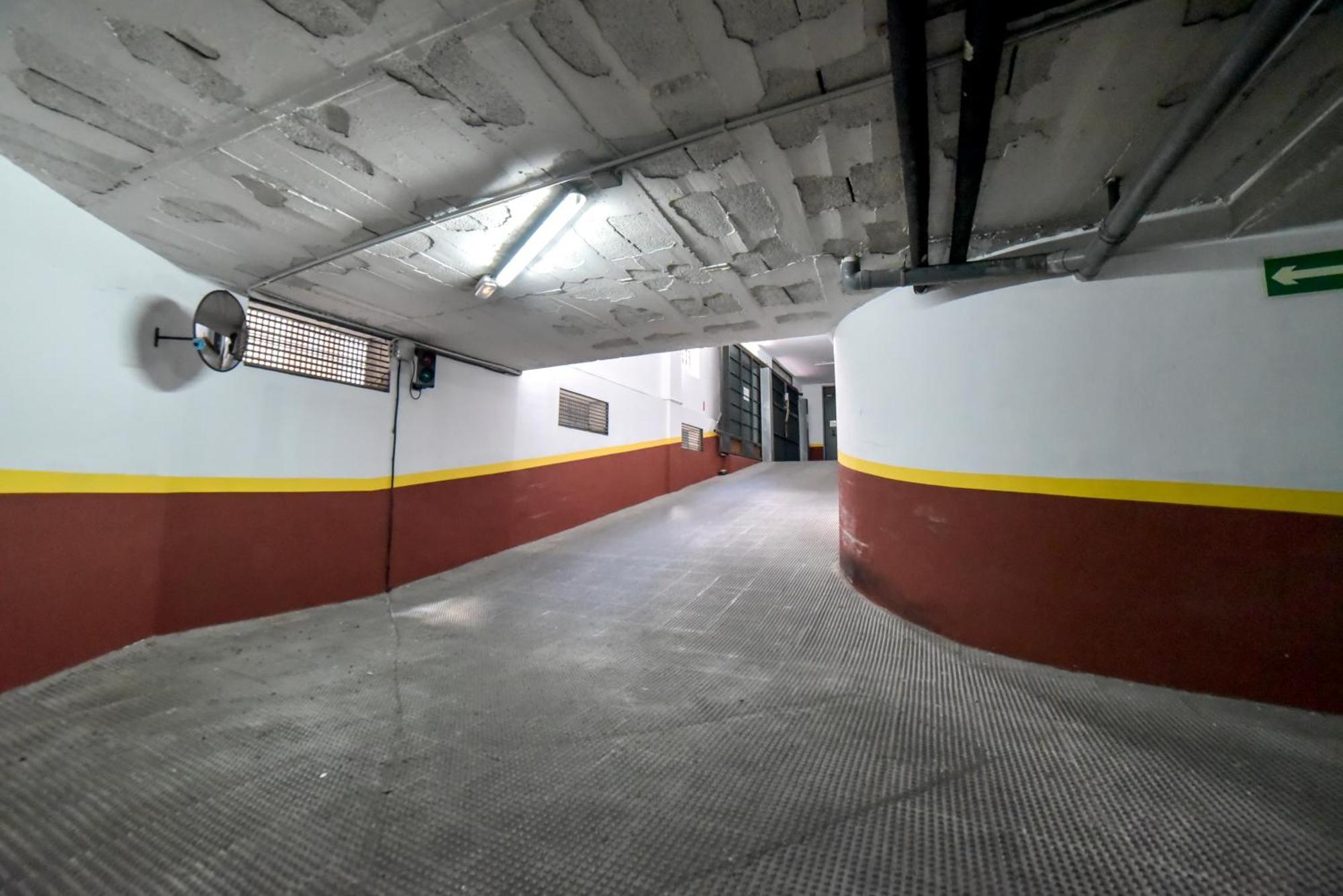 Apartment New! Exclusive Duplex Design - Parking & Pool Seville
