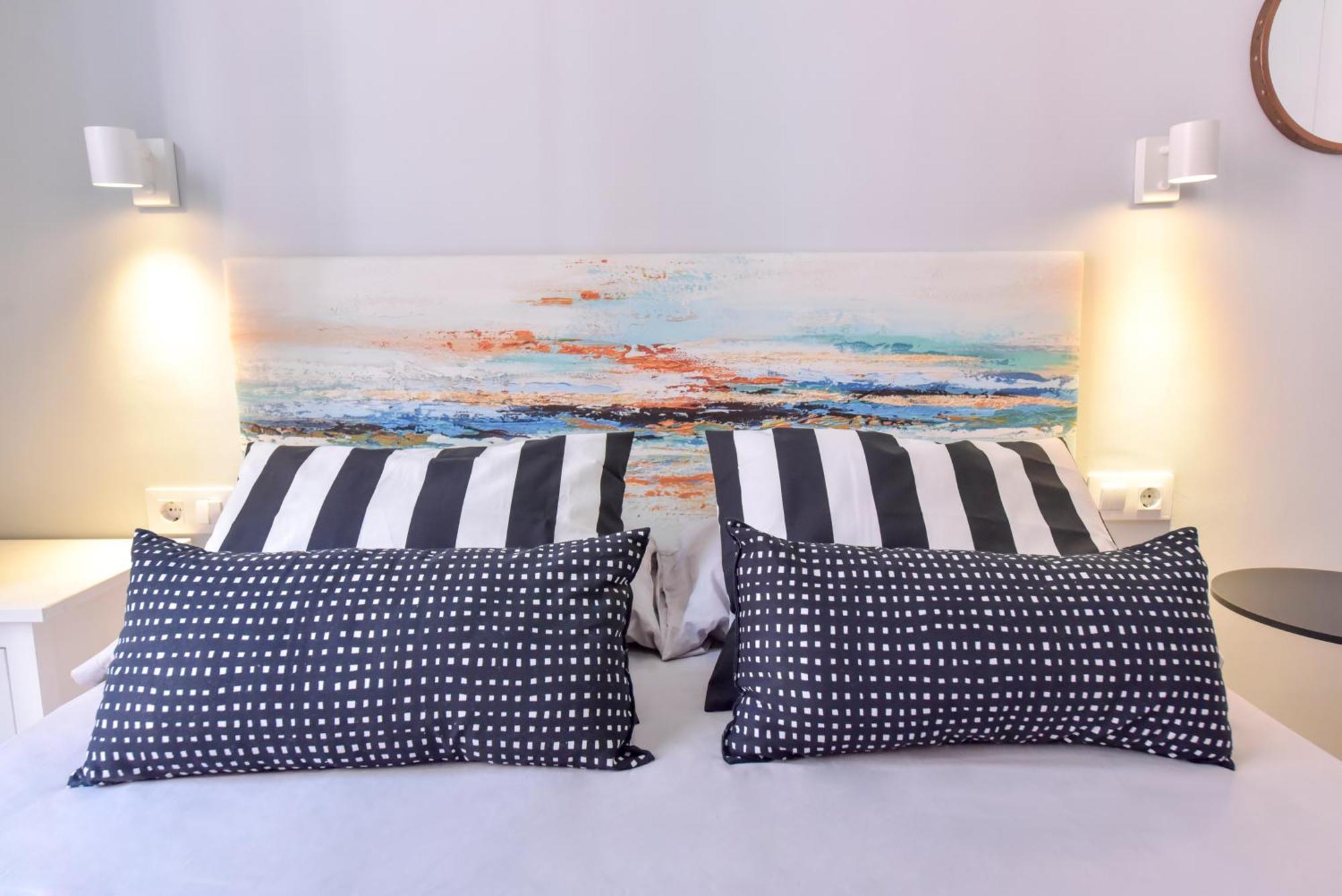 New! Exclusive Duplex Design - Parking & Pool Apartment *