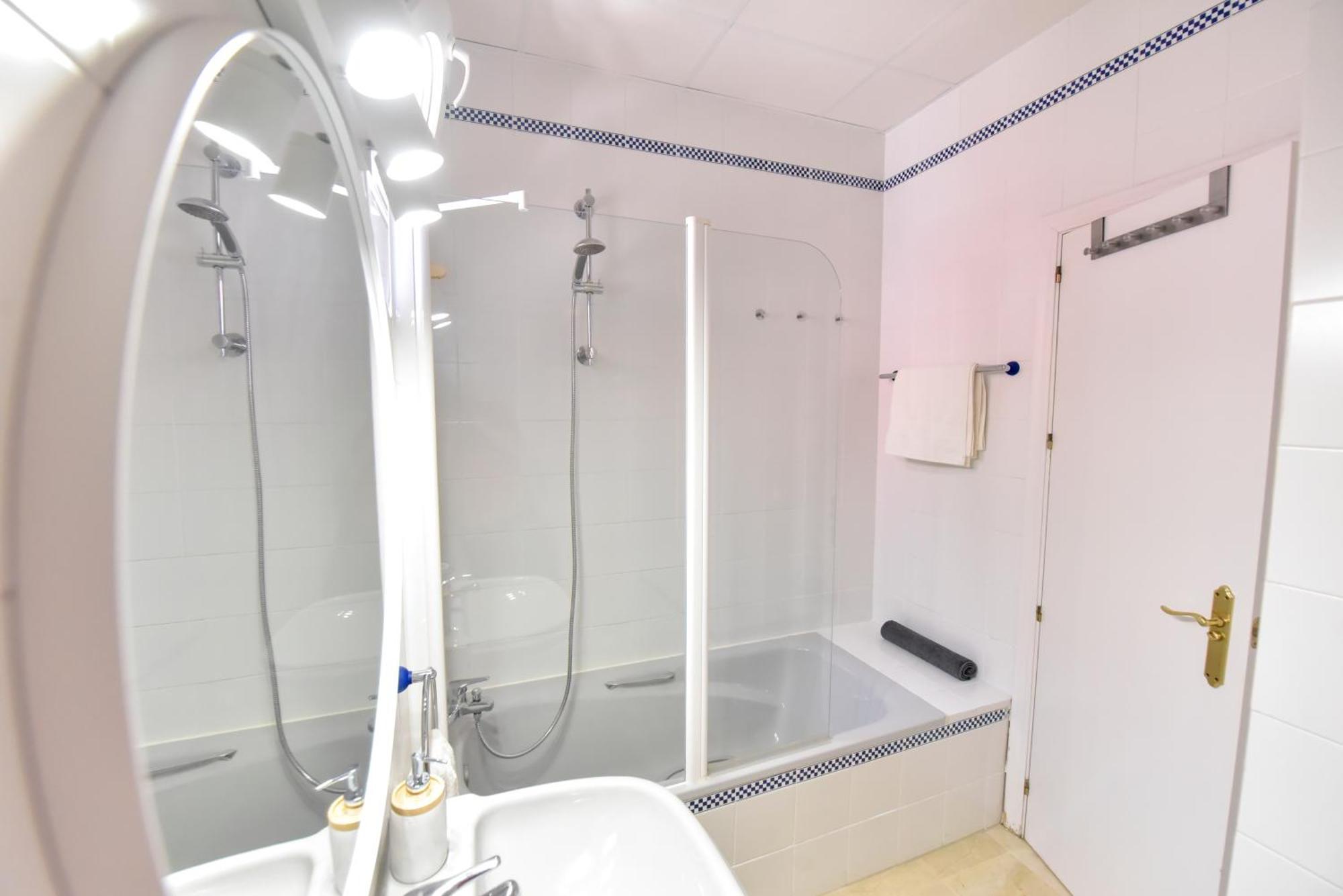 Appartement New! Exclusive Duplex Design - Parking & Pool *