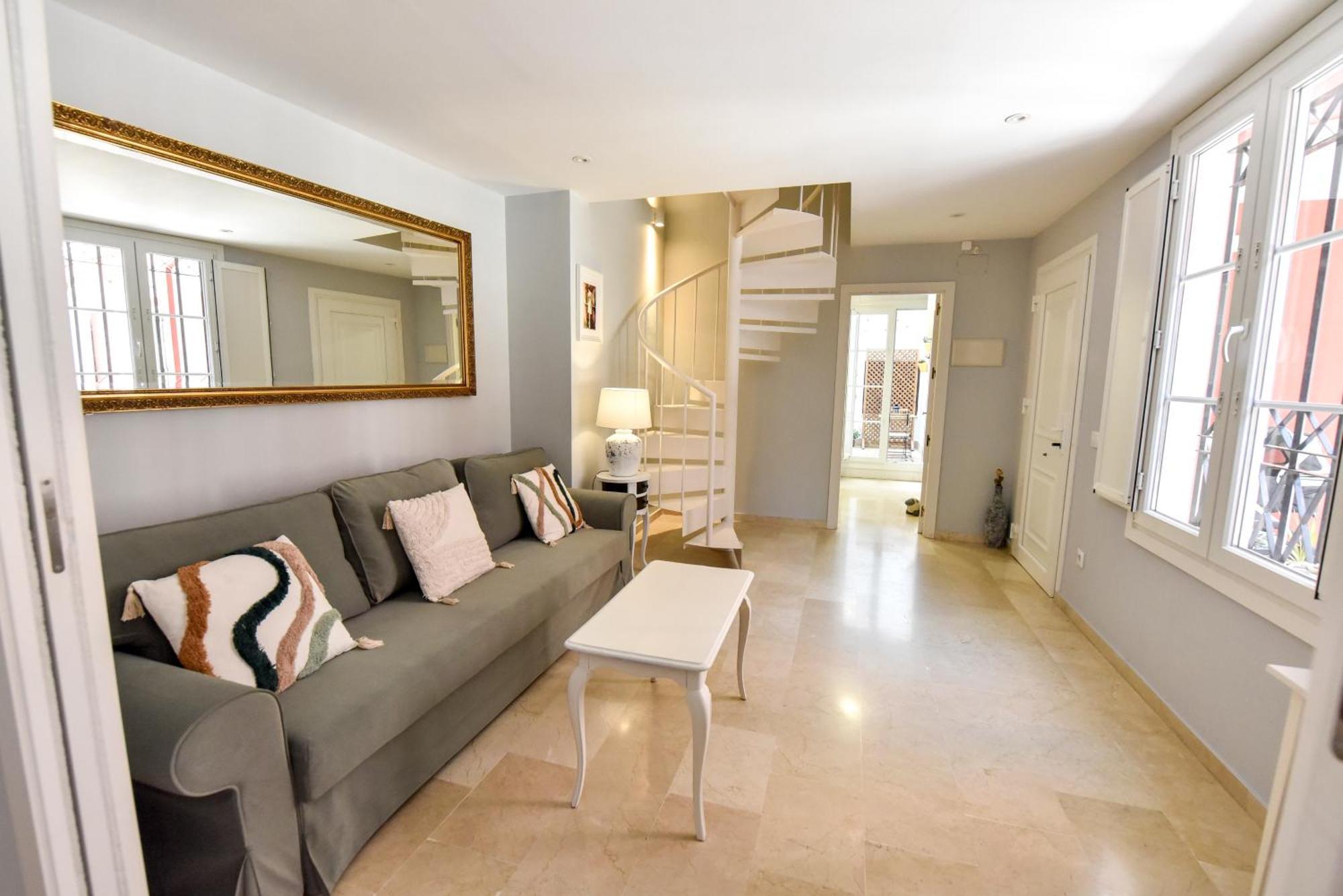 New! Exclusive Duplex Design - Parking & Pool Séville