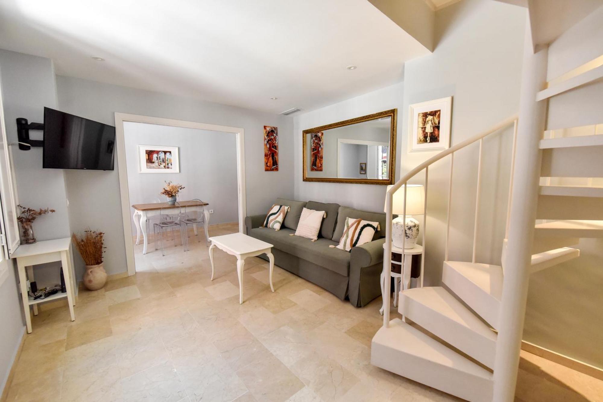 New! Exclusive Duplex Design - Parking & Pool Appartement Séville